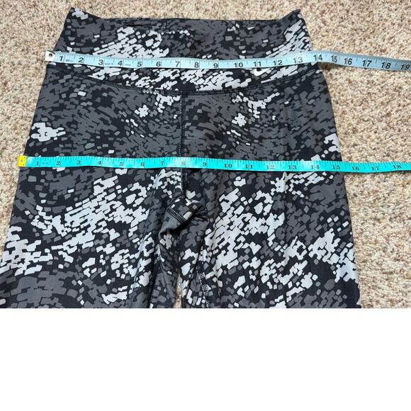 NIKE Dri-Fit, Slightly cropped, ankle leggings, Size Women's Small - Picture 6 of 8